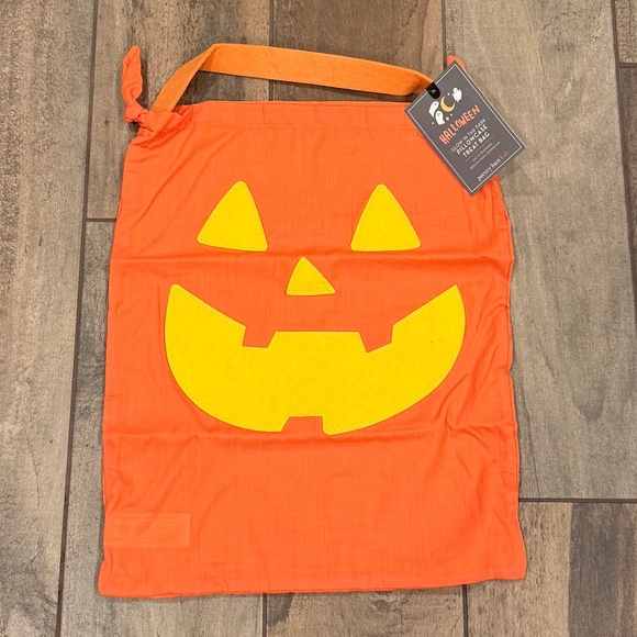 Pumpkin Glow-in-the-Dark Halloween Pillowcase Treat Bag - PBK - Picture 5 of 8